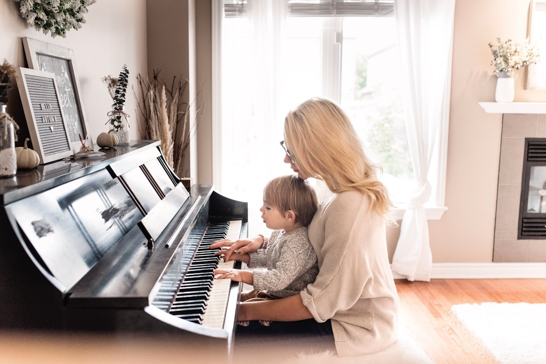 Musiikkiterapia hoitomuotona – näin musiikki voi auttaa kuntoutuksessa